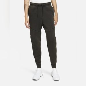 Nike Tech Fleece Slim Fit Taper Jogger Pants Washed Black